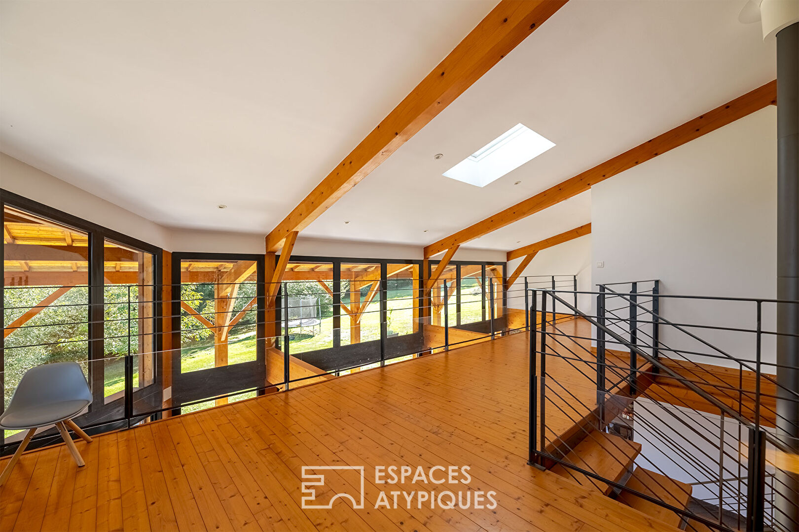 Elegant contemporary house hidden from view.