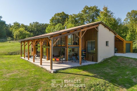 Élégante maison contemporaine à l’abri des regards.