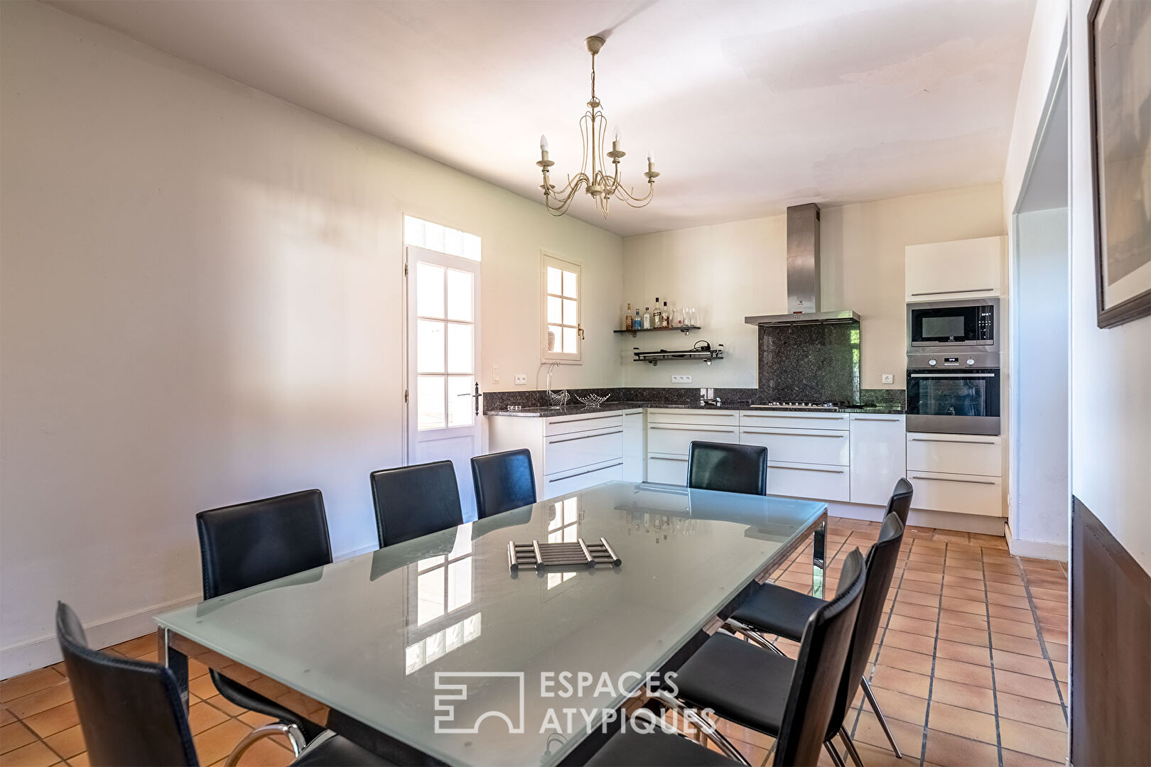 Ancien chai transformé en loft XXL à Bergerac