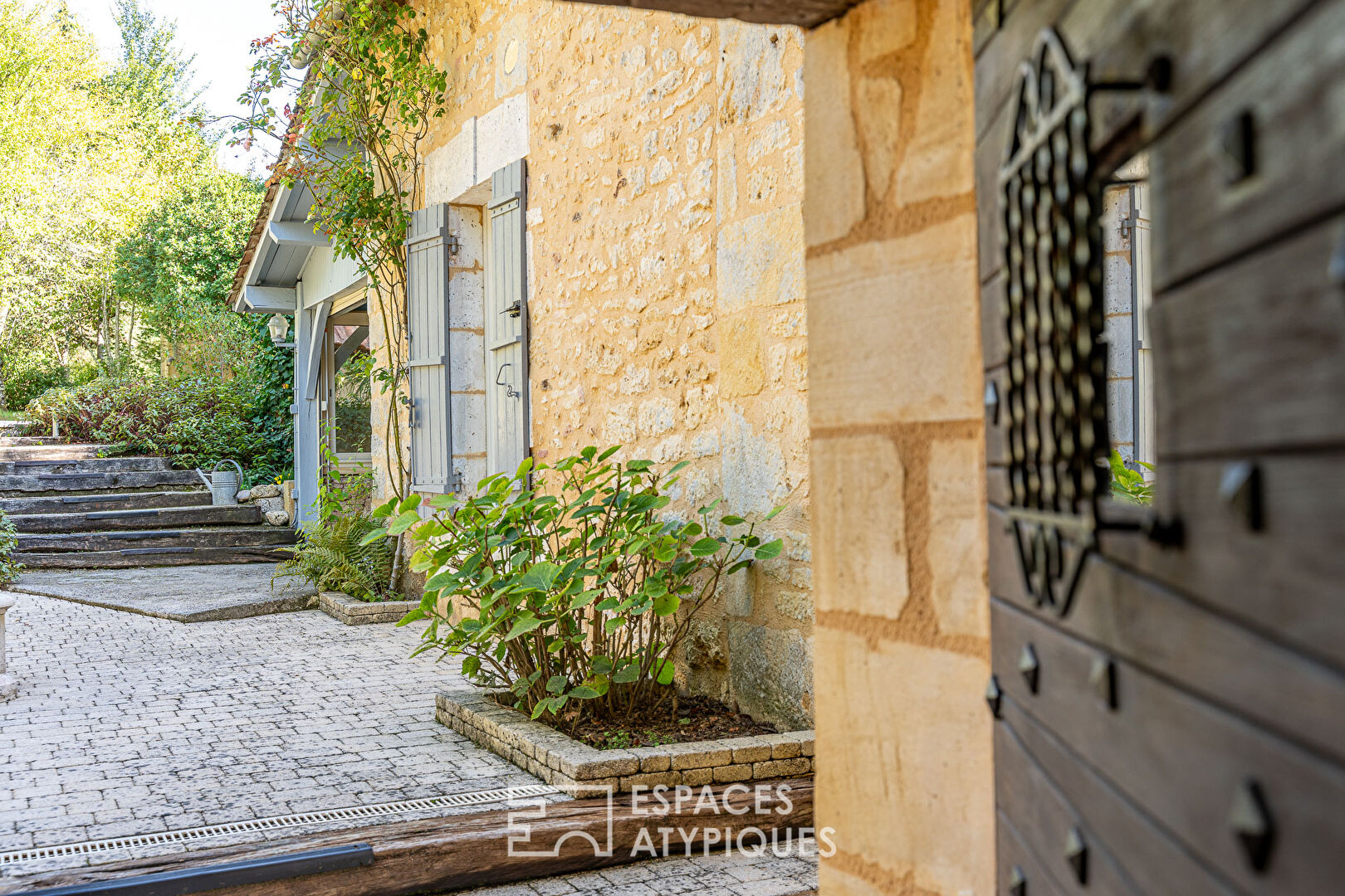 Charming and authentic residence in Saint Avit Senieur