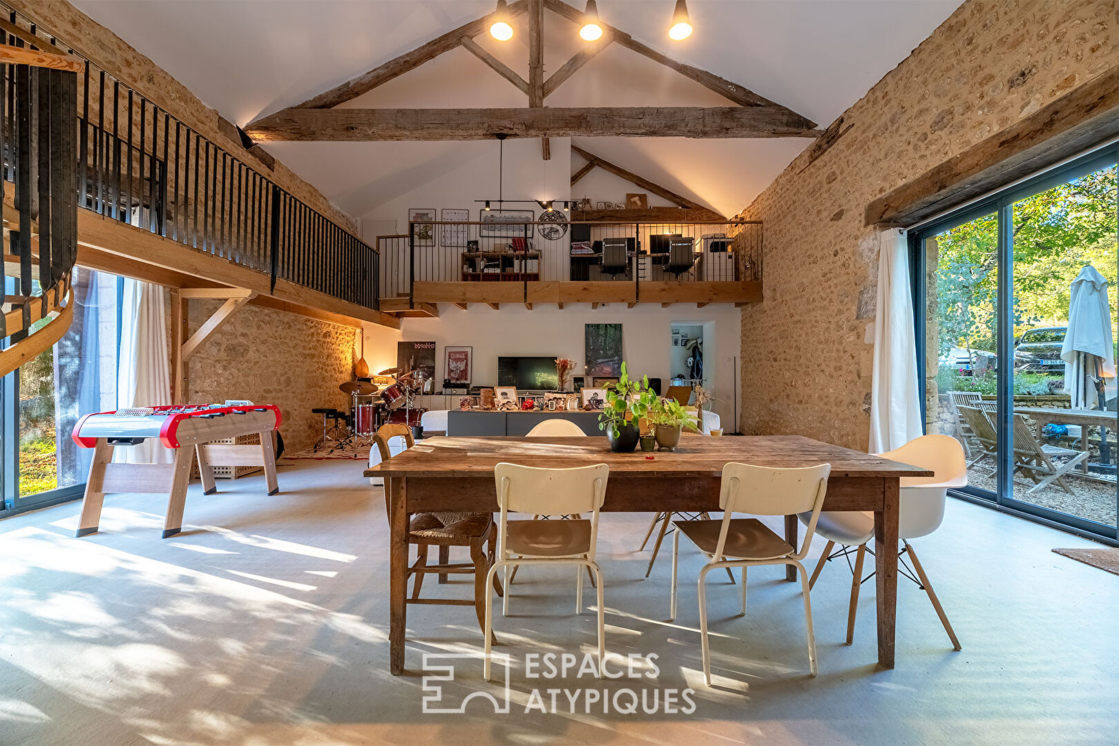 Old barn converted into a contemporary loft with independent gîte