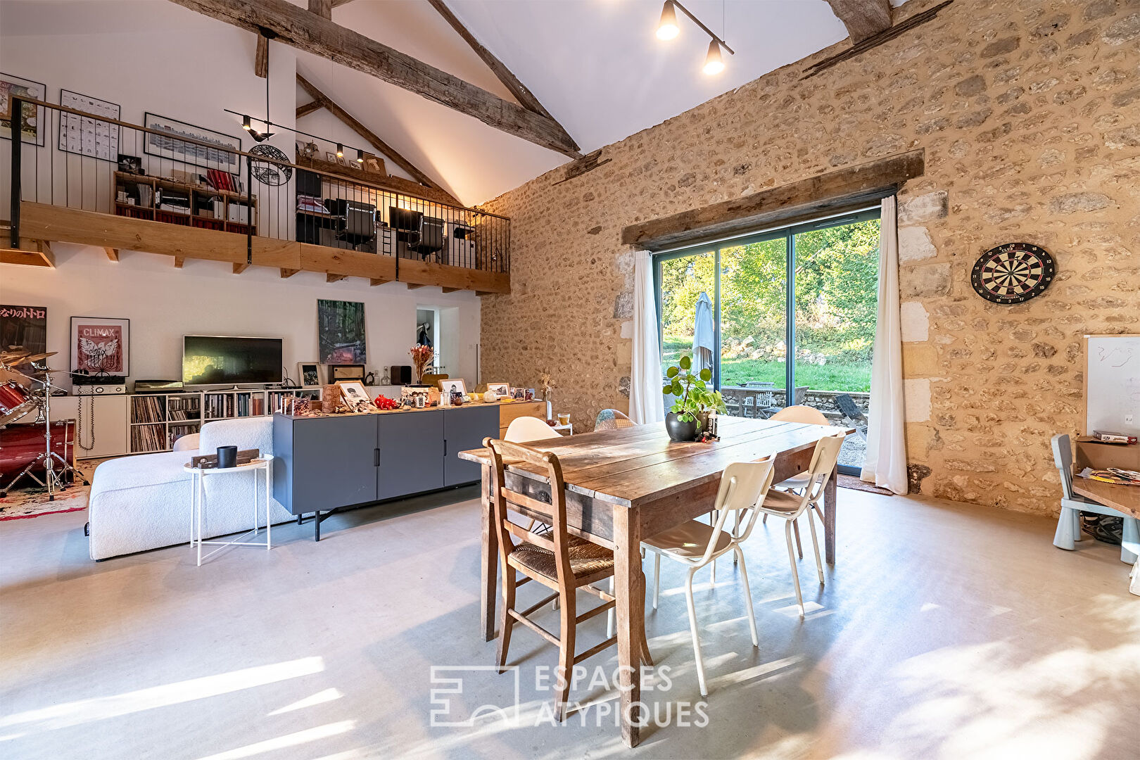 Old barn converted into a contemporary loft with independent gîte