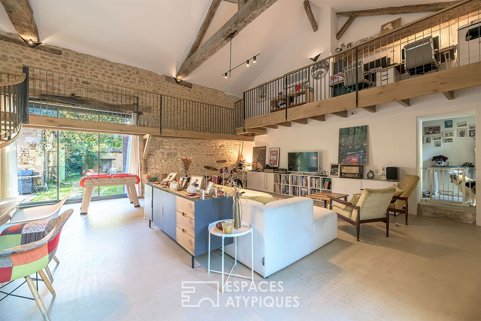Old barn converted into a contemporary loft with independent gîte