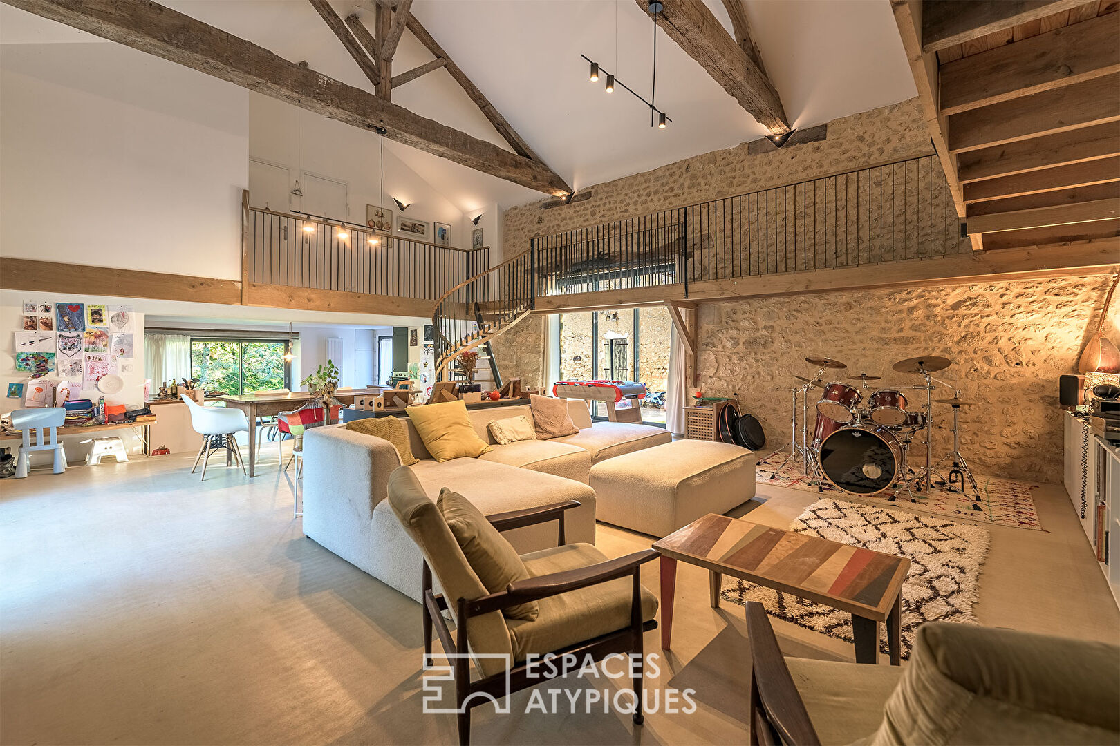 Old barn converted into a contemporary loft with independent gîte