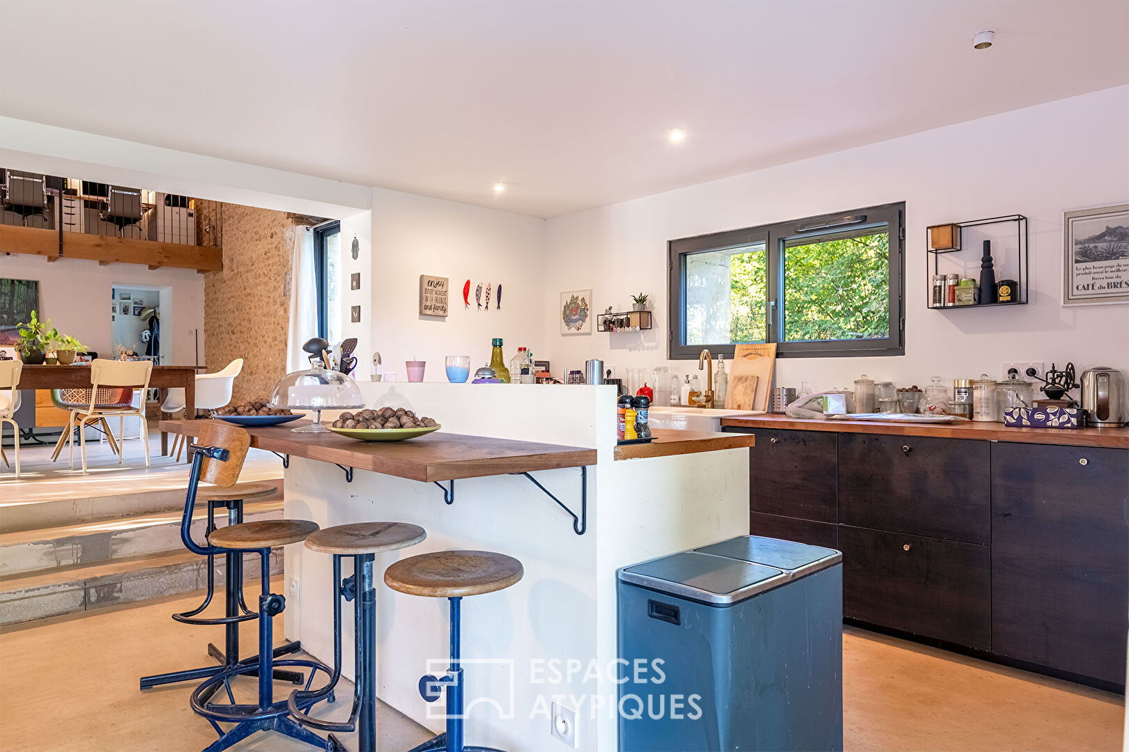 Old barn converted into a contemporary loft with independent gîte