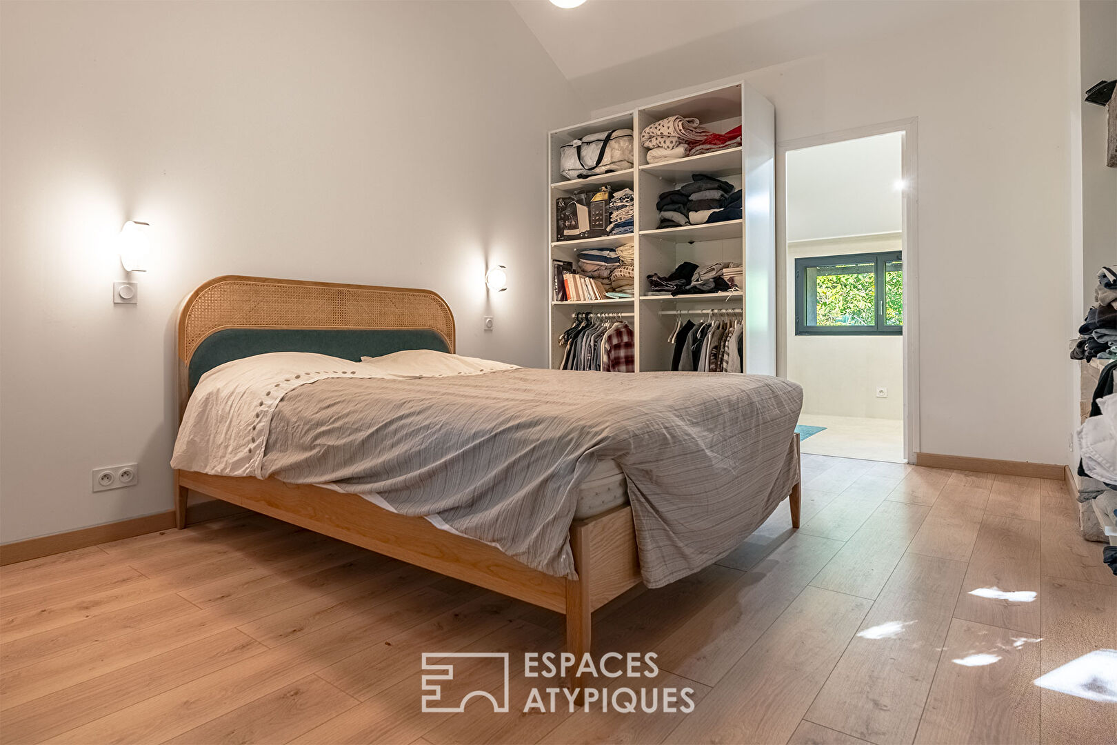 Old barn converted into a contemporary loft with independent gîte