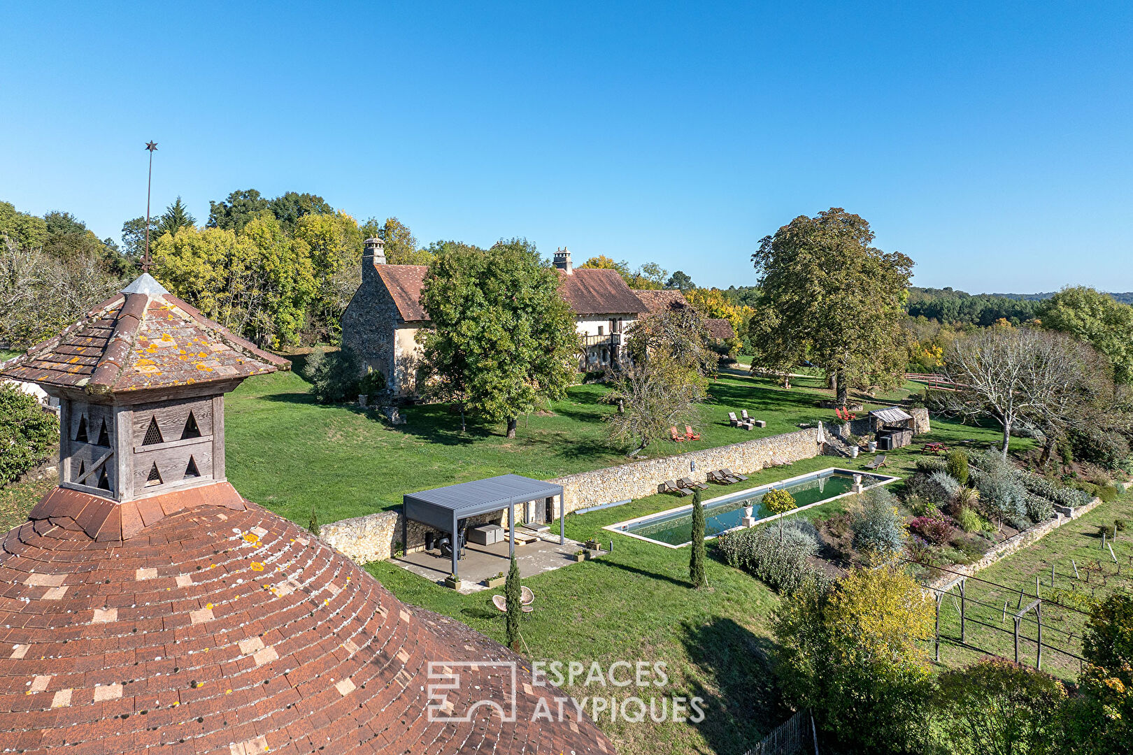 Domaine de prestige avec vue panoramique sur la campagne