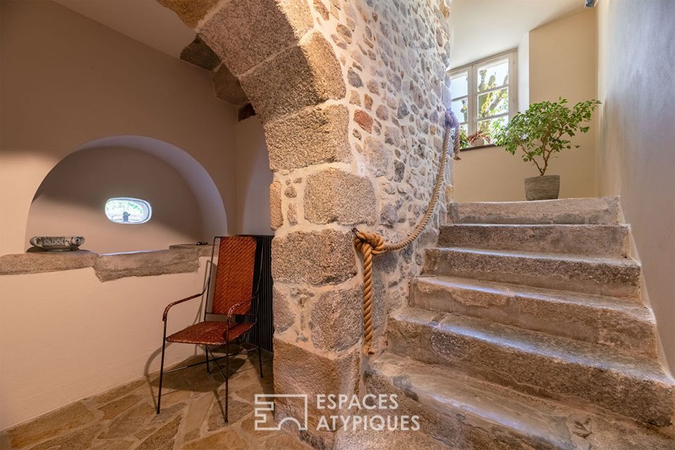 Gentilhommière du XVe siècle au coeur d'un hameau en Périgord Vert