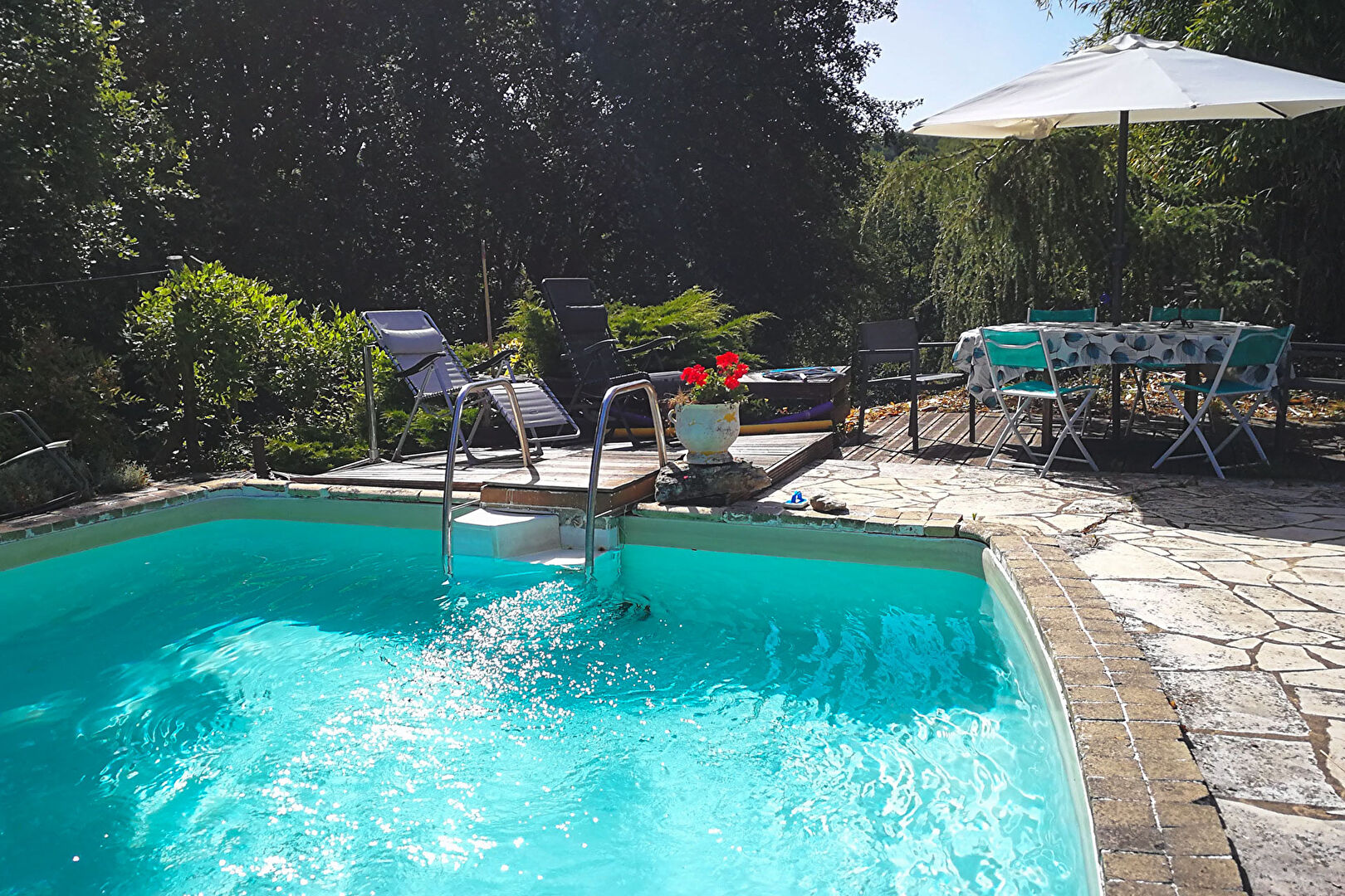 L’élégance d’un refuge au coeur du Périgord noir .