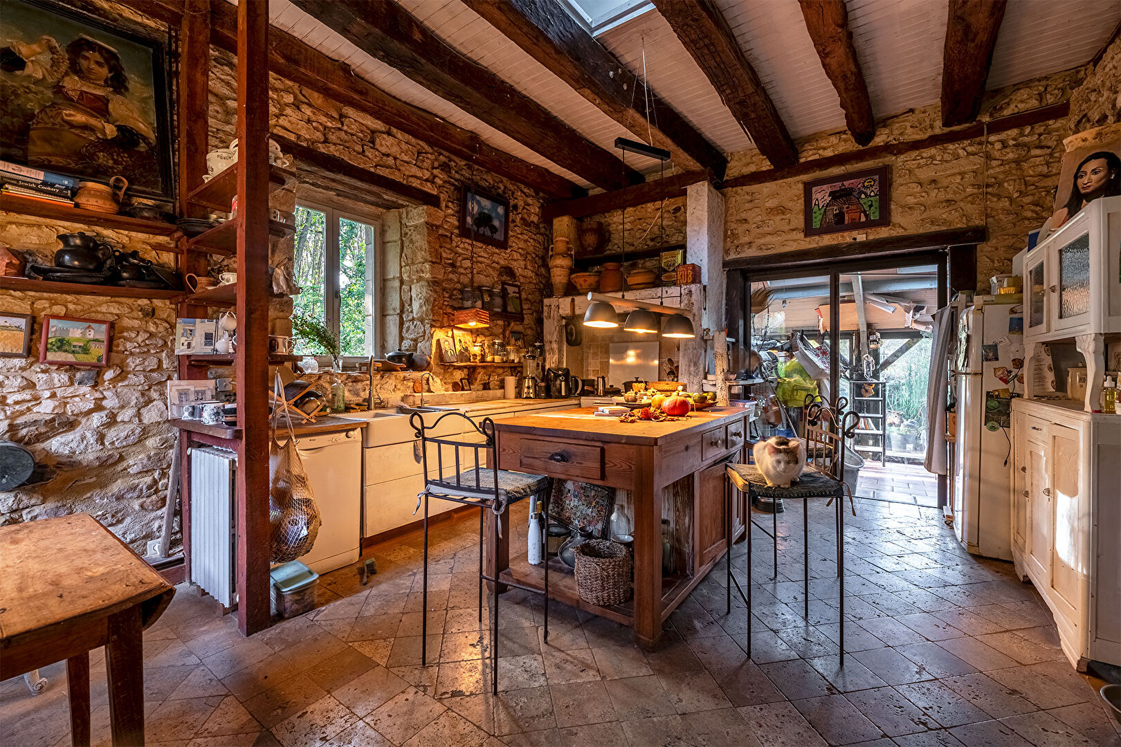 L’élégance d’un refuge au coeur du Périgord noir .