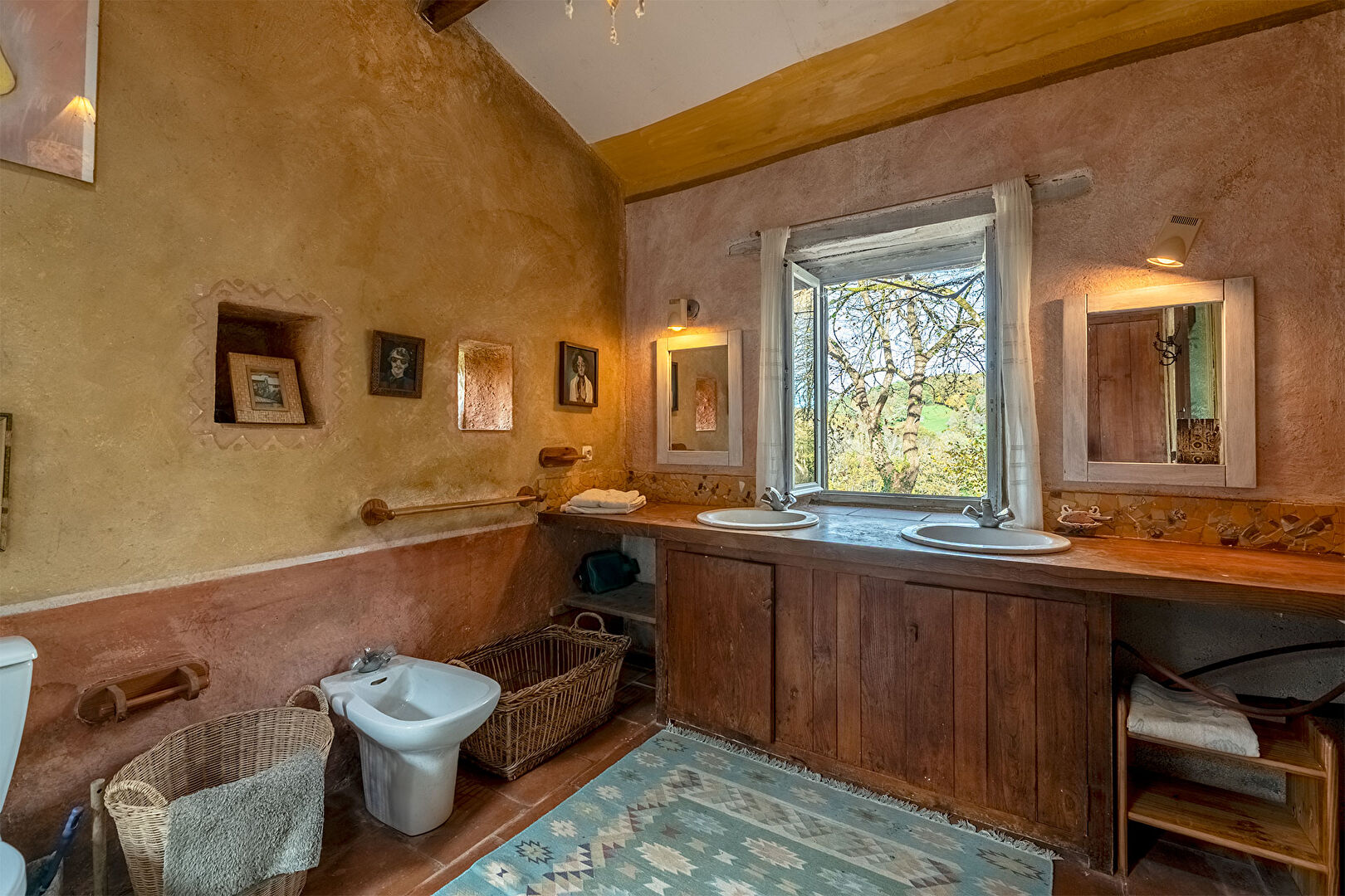 L’élégance d’un refuge au coeur du Périgord noir .