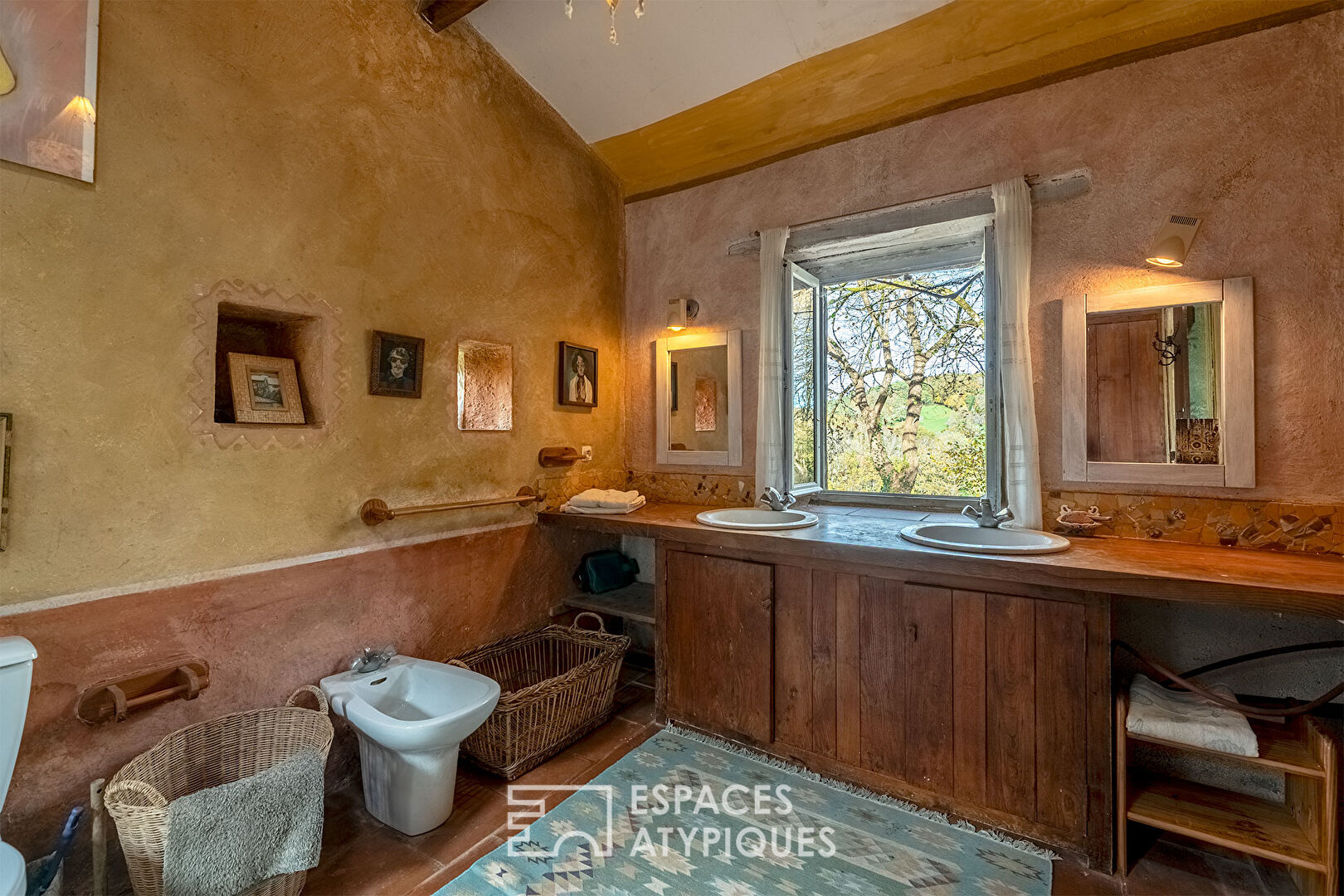 L’élégance d’un refuge au coeur du Périgord noir .