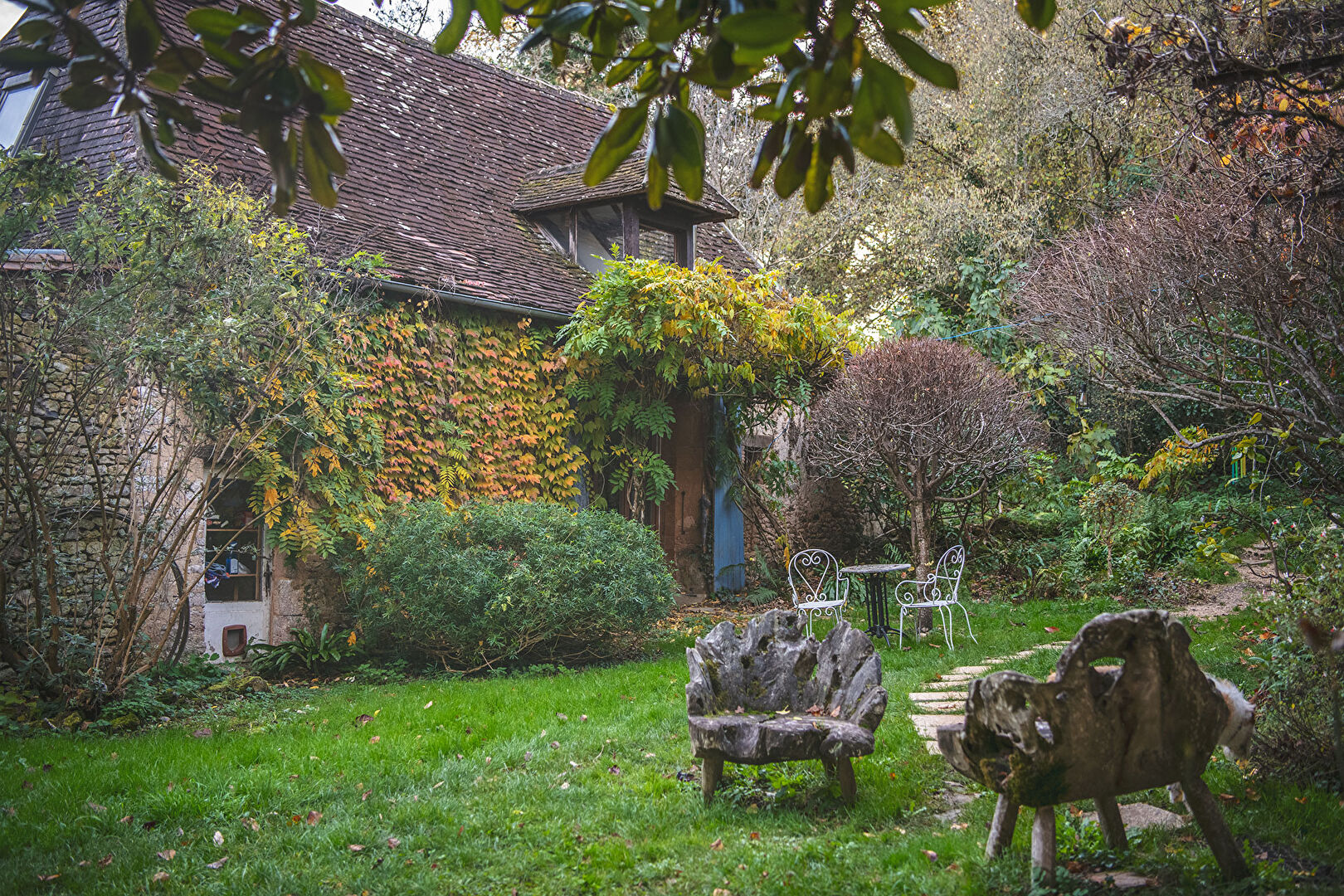 L’élégance d’un refuge au coeur du Périgord noir .