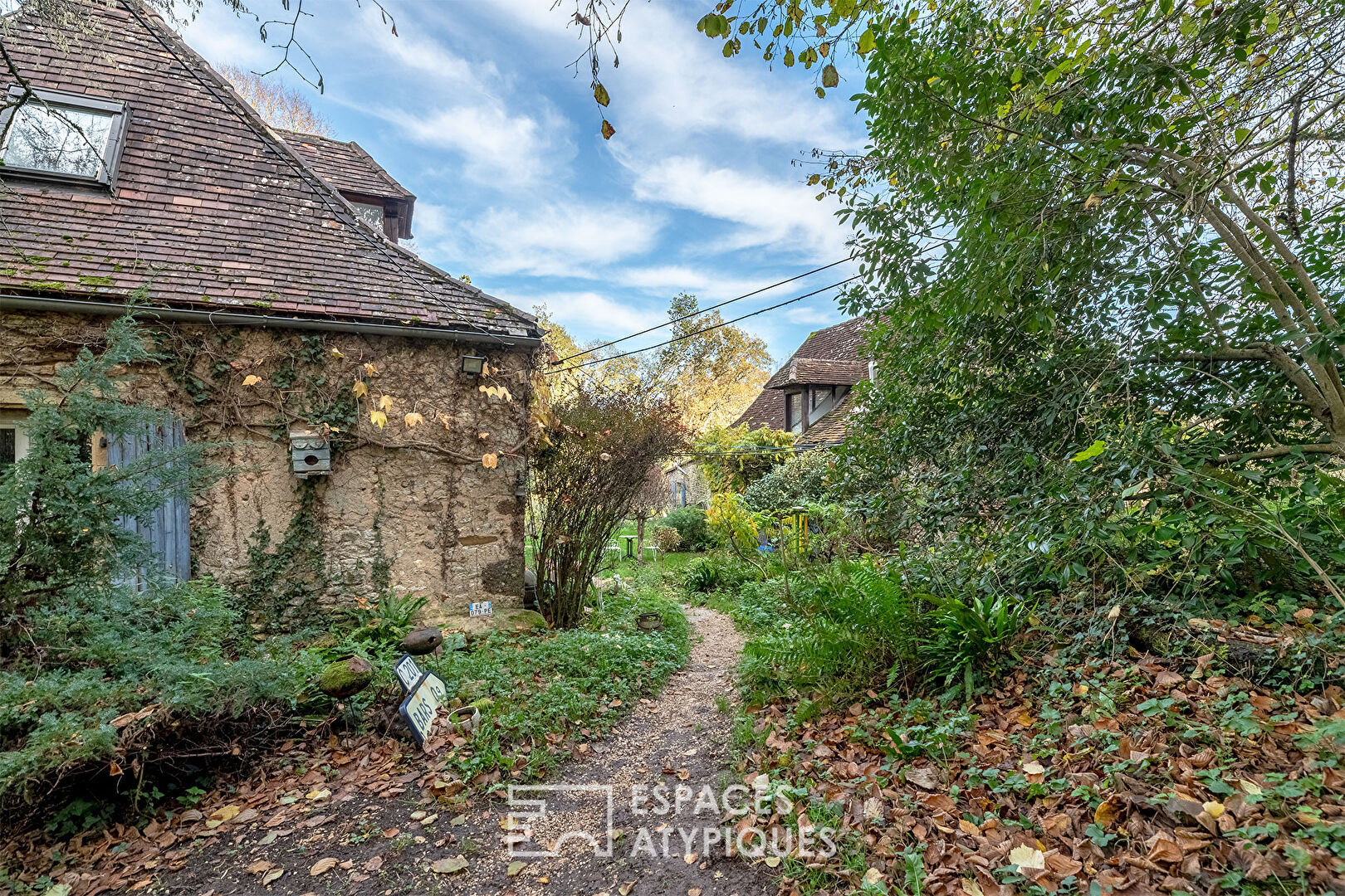 L’élégance d’un refuge au coeur du Périgord noir .