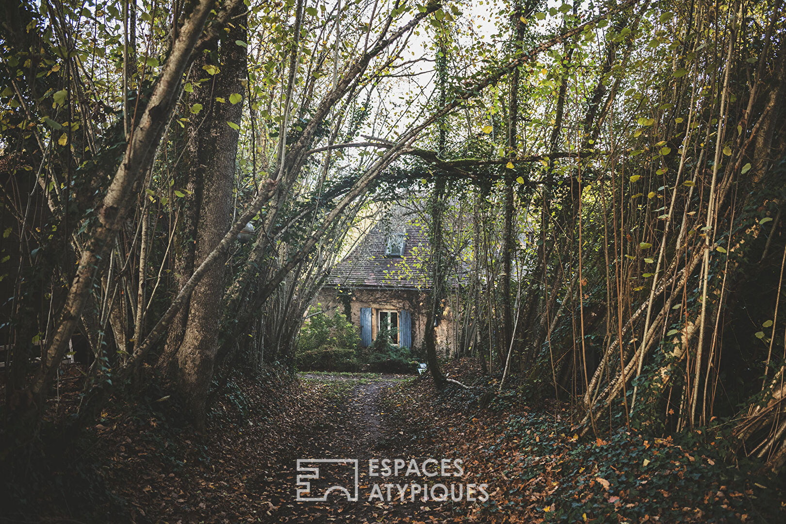 L’élégance d’un refuge au coeur du Périgord noir .