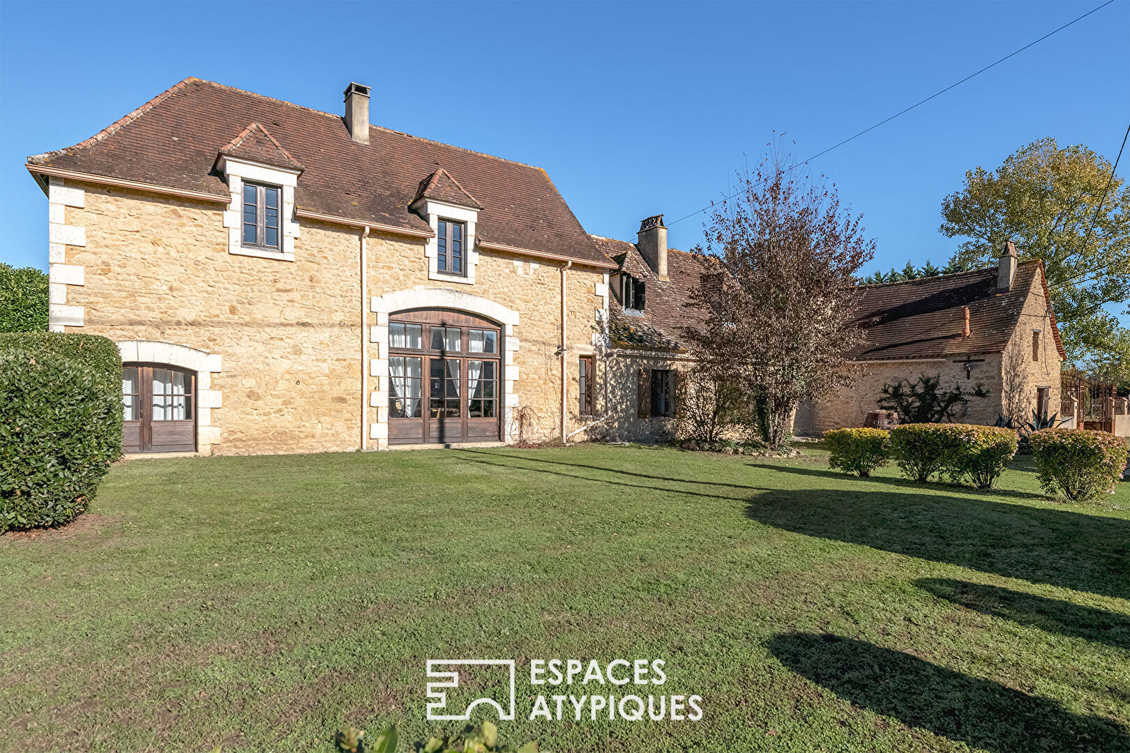 Grande maison familiale proche de la rivière Dordogne
