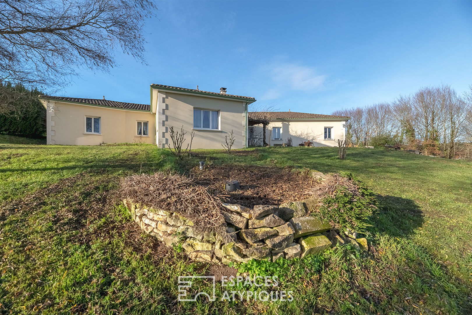 Plain-pied des années 2000 au goût du jour et ses bonnes surprises en Périgord Vert