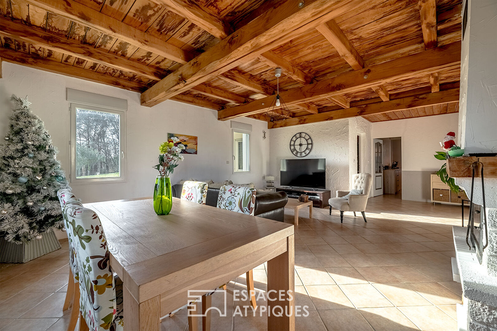 Plain-pied des années 2000 au goût du jour et ses bonnes surprises en Périgord Vert