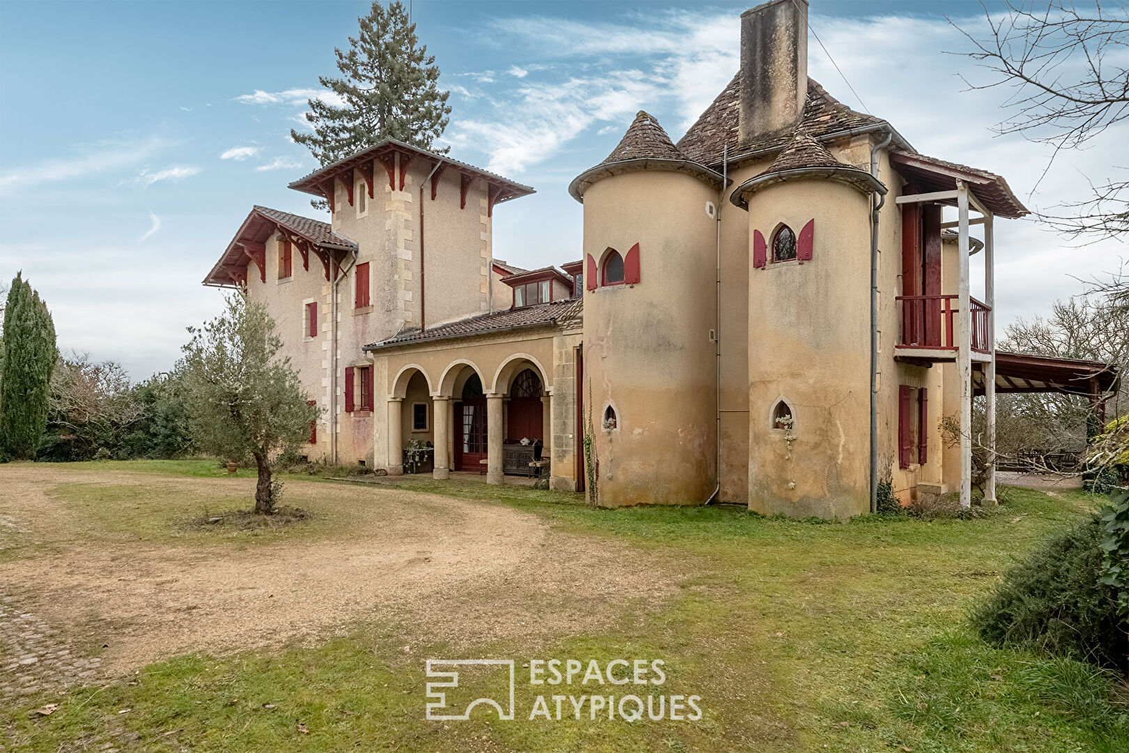 Demeure de caractère au cachet architectural unique