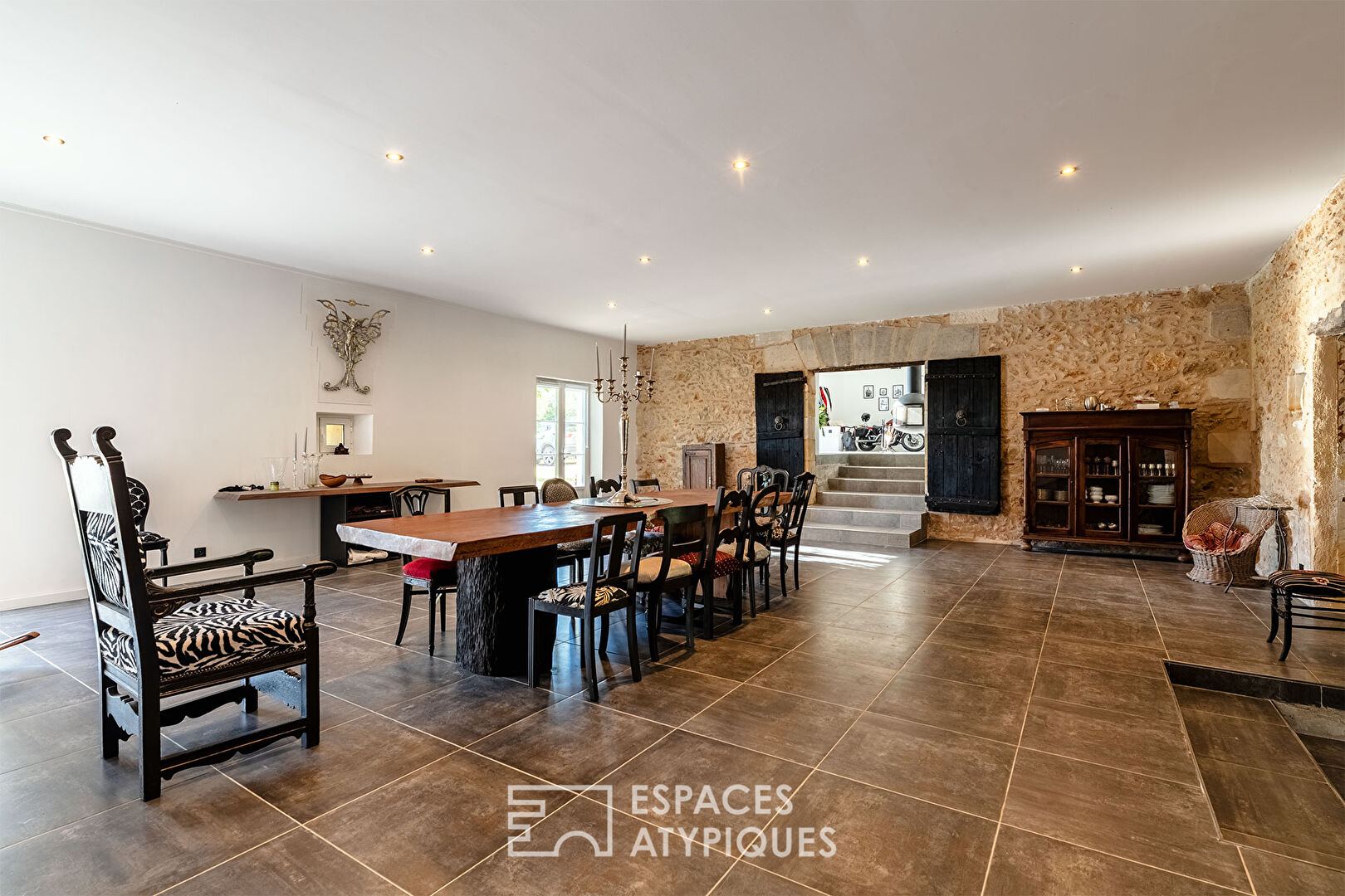 Ancien chai transformé en loft XXL à Bergerac