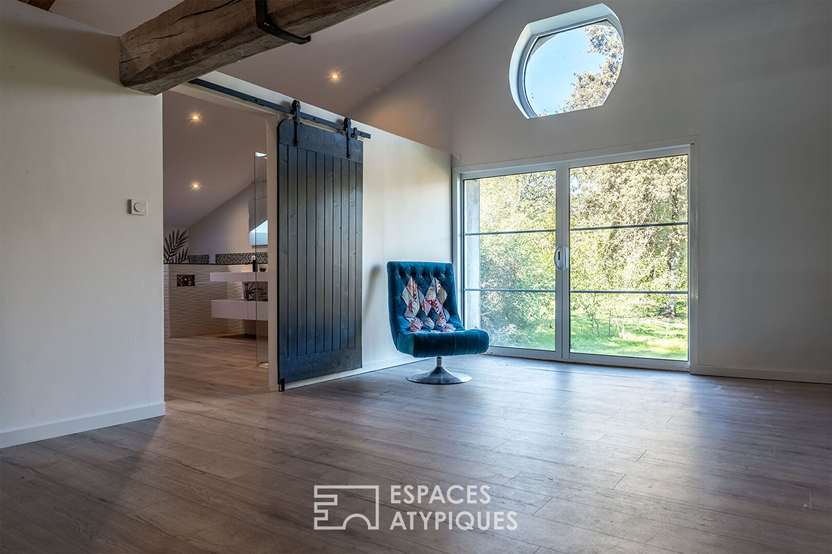 Ancien chai transformé en loft XXL à Bergerac