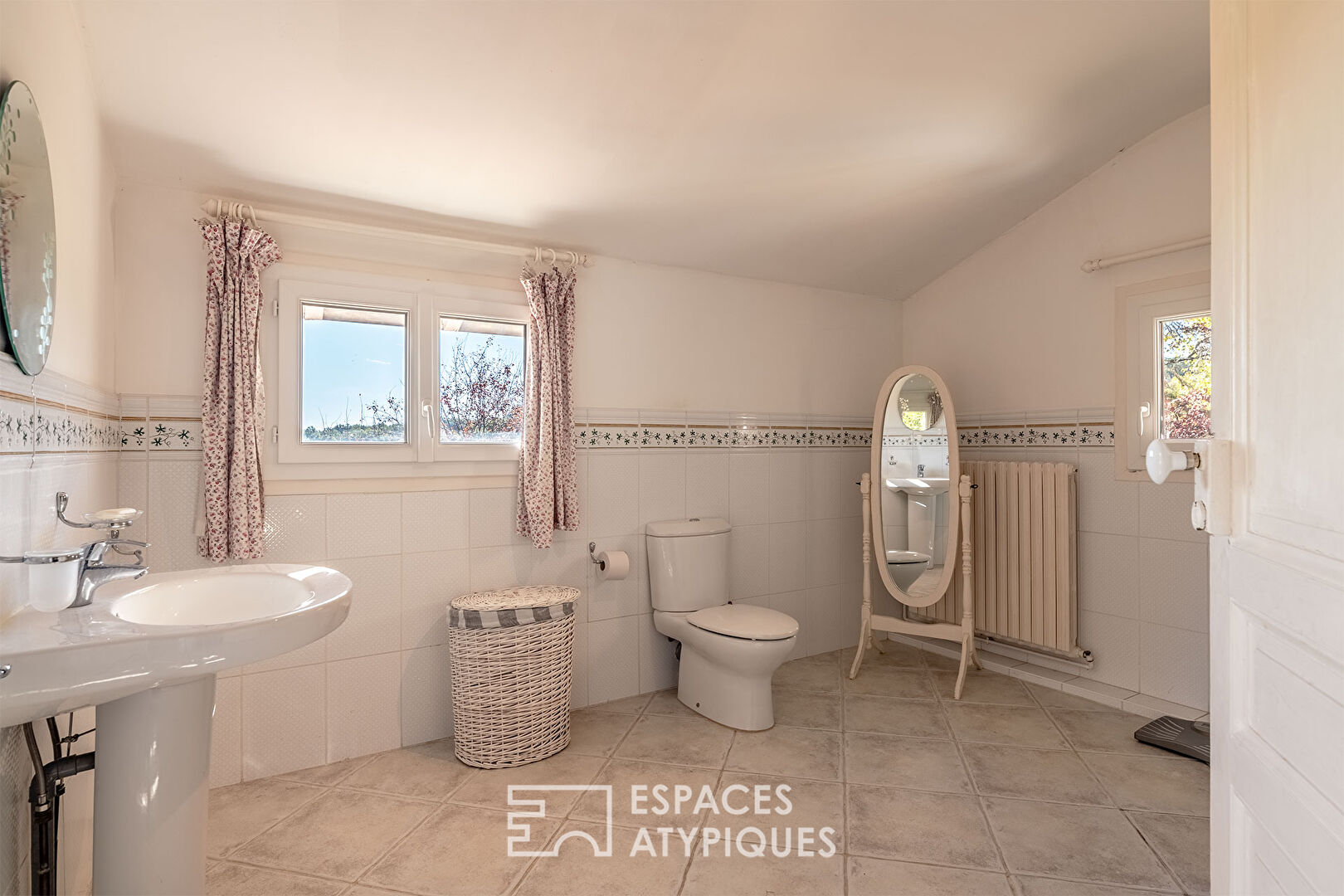 Ancien chai transformé en loft XXL à Bergerac