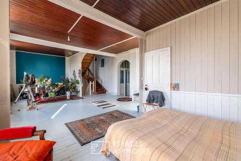 A rural bourgeois residence from the Roaring Twenties