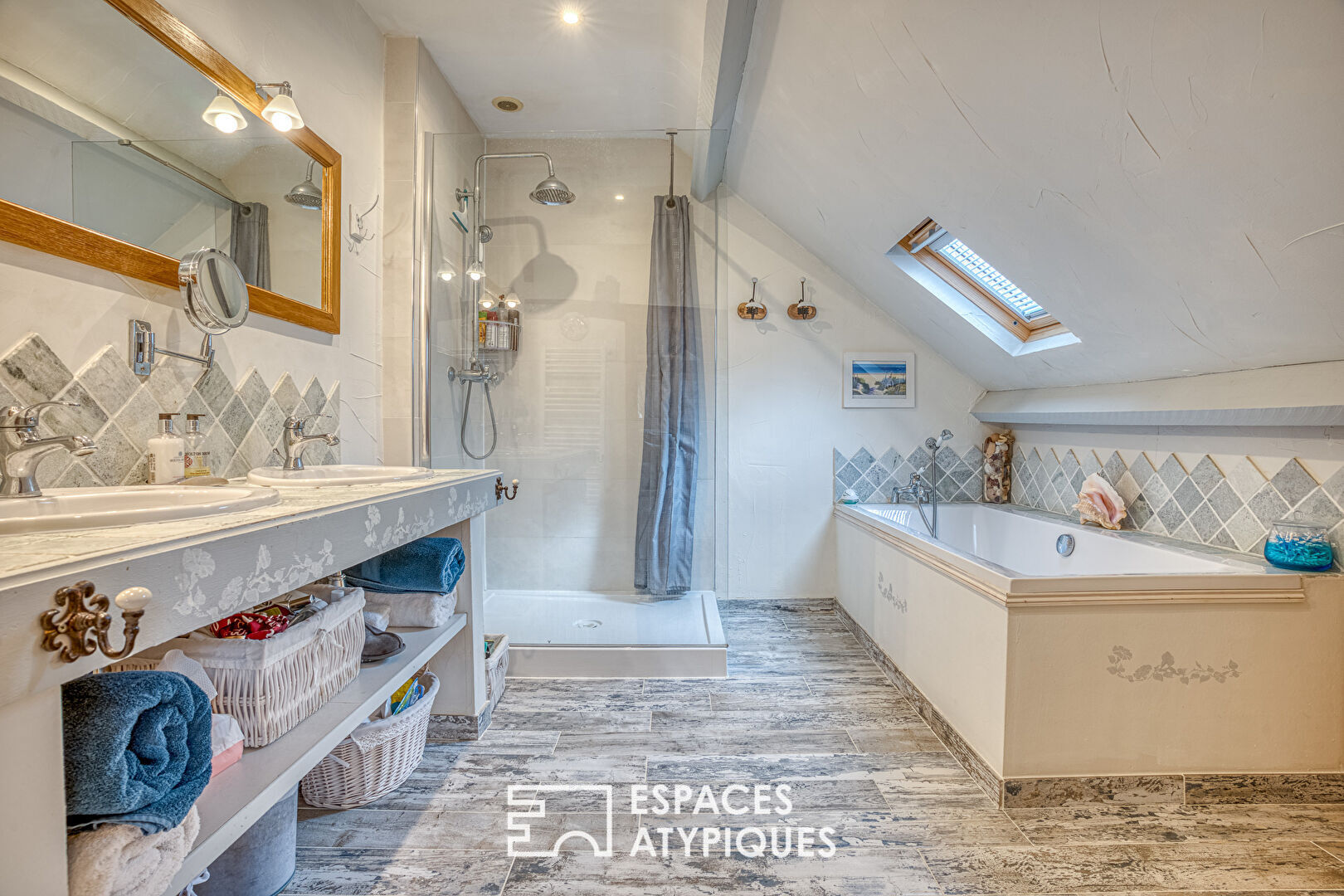 Spacieuse propriété en pierre entièrement rénovée