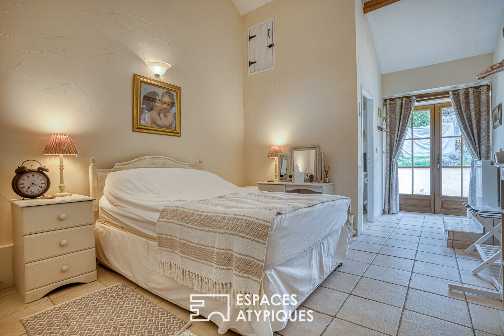 Spacieuse propriété en pierre entièrement rénovée