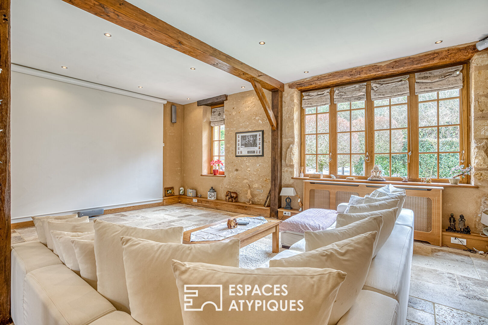 Spacieuse propriété en pierre entièrement rénovée