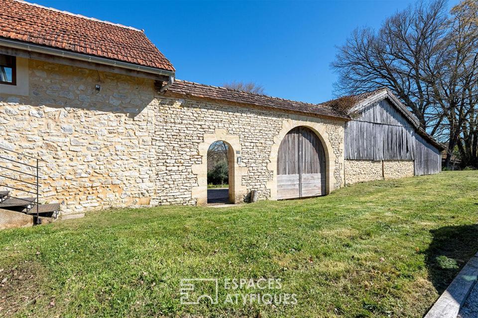 Authentique corps de ferme du XVIII e siècle entièrement rénové