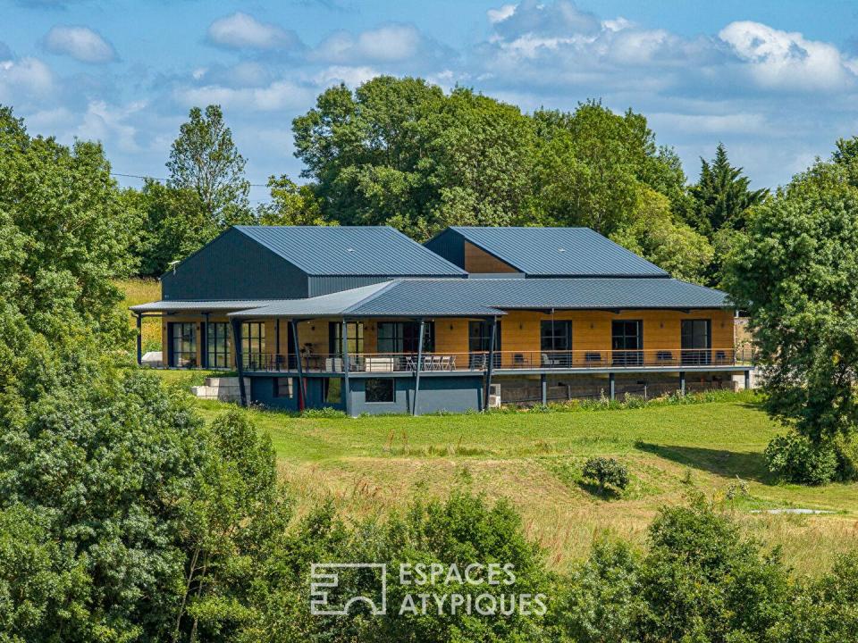 Oeuvre architecturale  avec vue dominante sur  la vallée