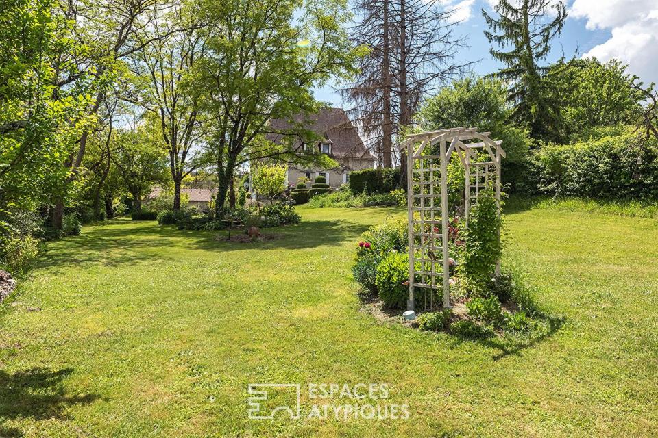 Maison de maître avec vue dominante, un écrin d'histoire et de caractère