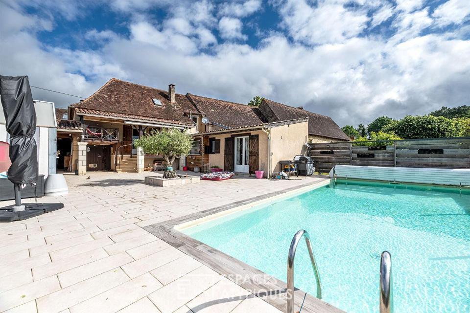 Maison d'architecte atypique avec piscine, esprit loft et studio indépendant à vendre proche de Bergerac