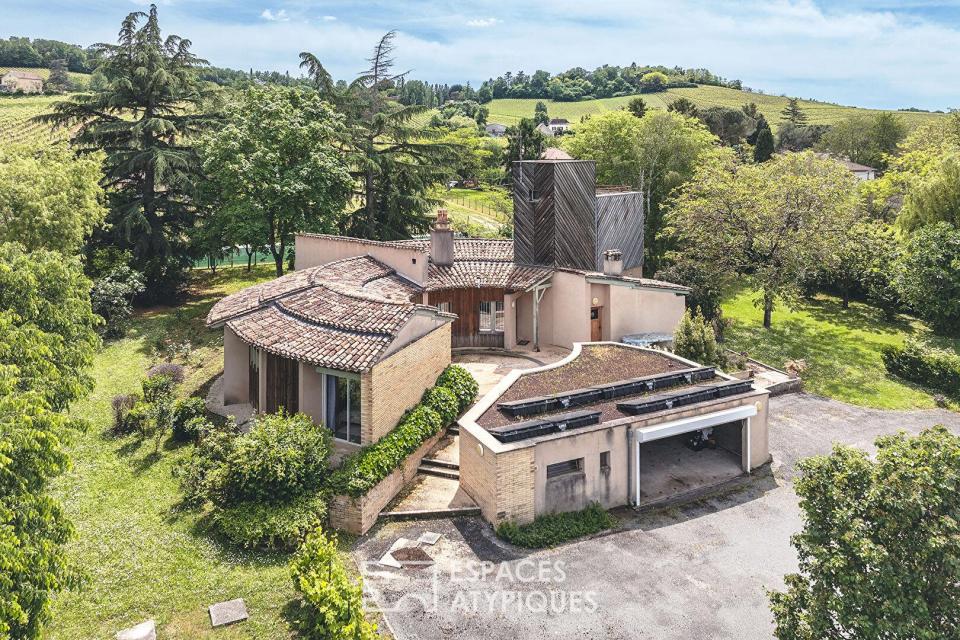 Maison d'architecte aux courbes audacieuses en plein coeur des vignes