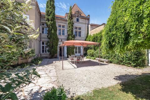 Demeure bourgeoise au coeur de Bergerac avec dépendances