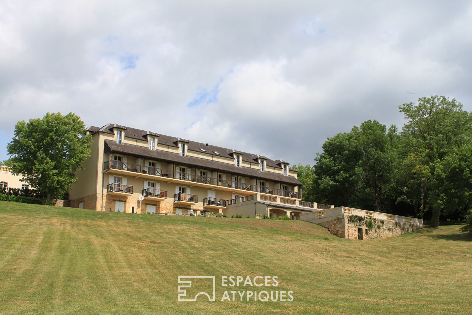 Château du 19 ème rénové aux portes de Lascaux