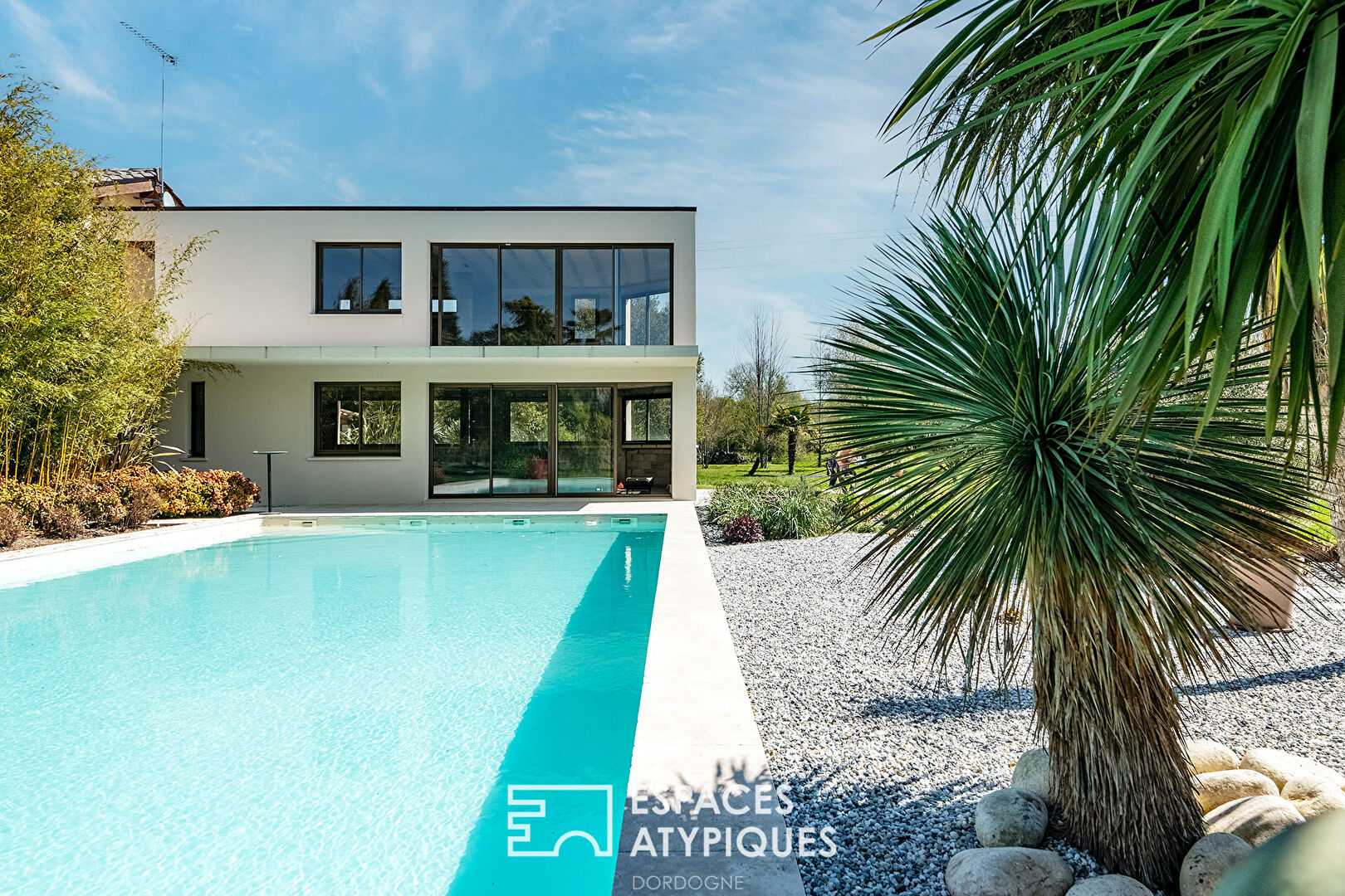 Villa avec piscine de style Néo contemporain, farniente et dolce vita…