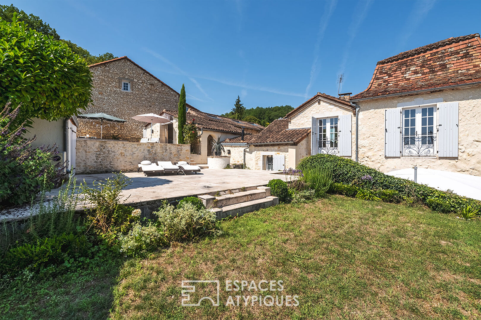Charming stone house from the mid-17th century.