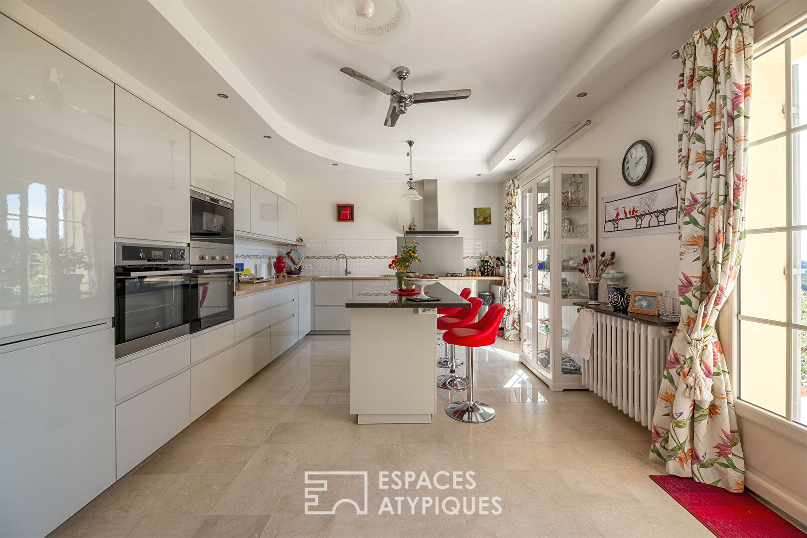 House with a view and its multiple annexes