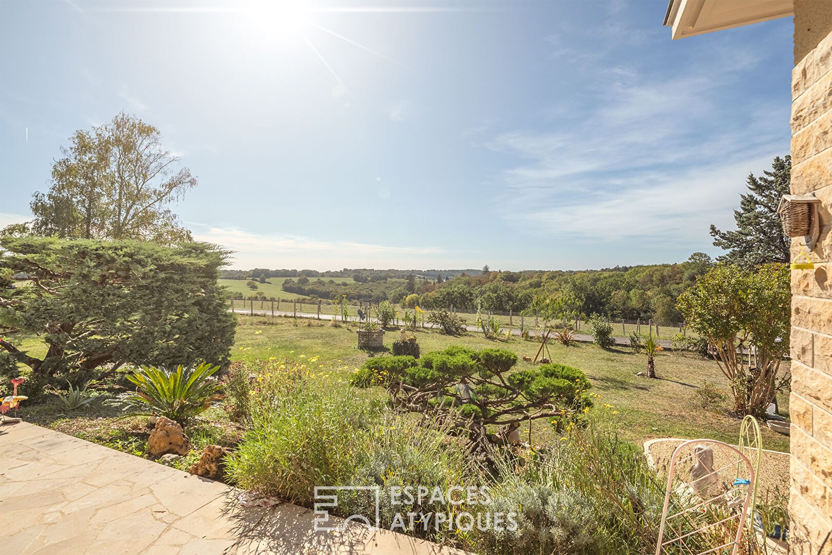 House with a view and its multiple annexes