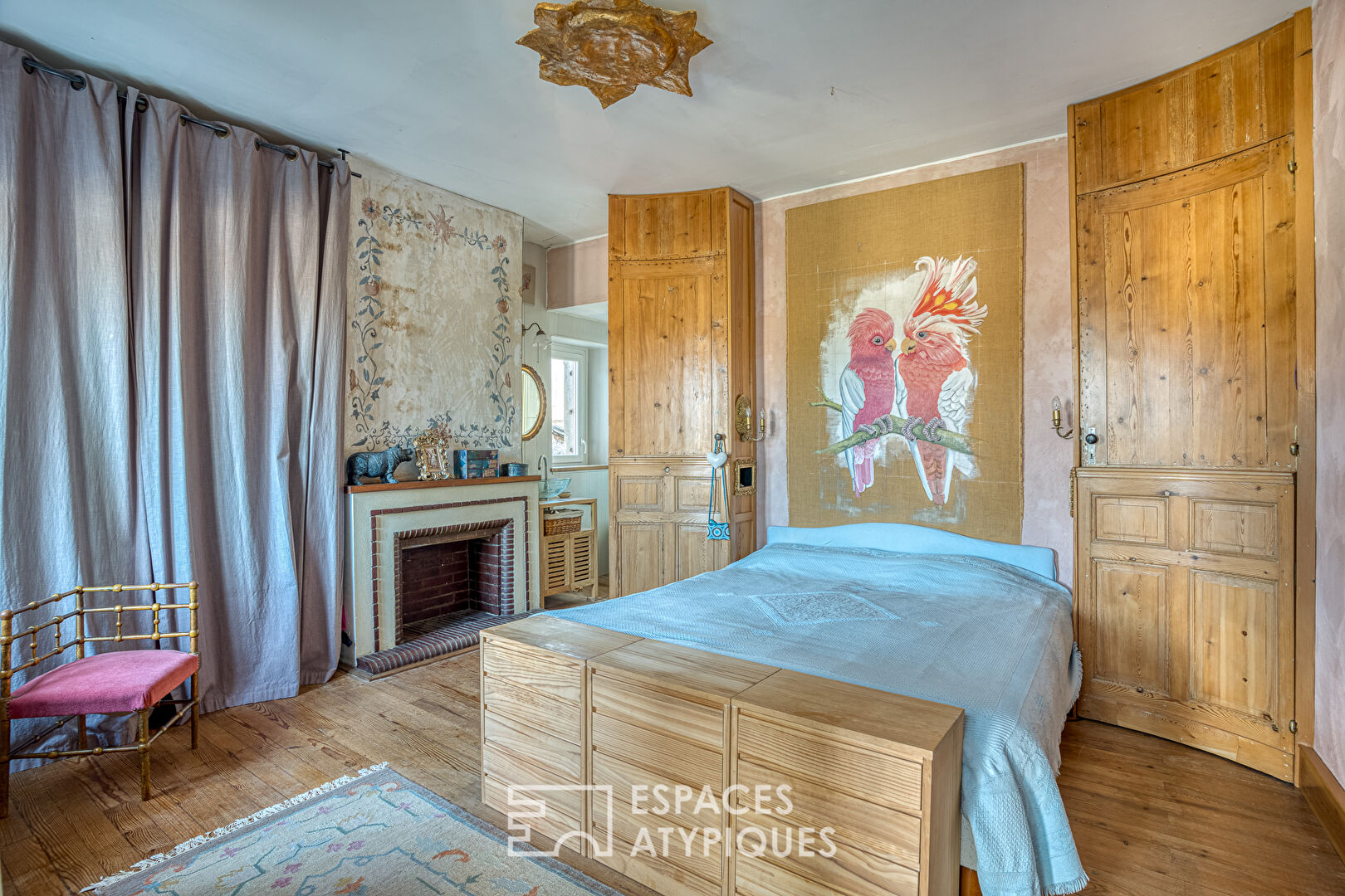 Stone townhouse with Tropézienne terrace and swimming spa