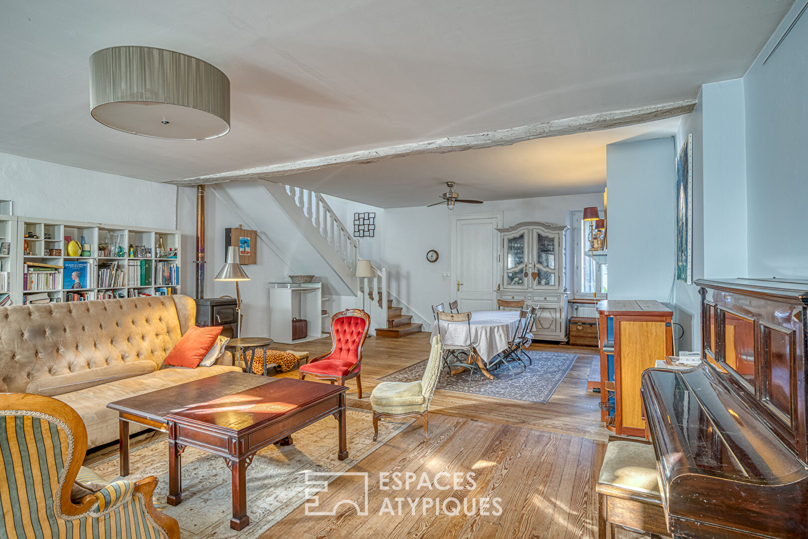 Stone townhouse with Tropézienne terrace and swimming spa