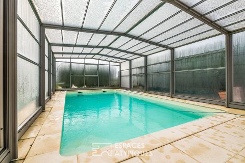 Périgourdine contemporaine avec piscine, terrain constructible.