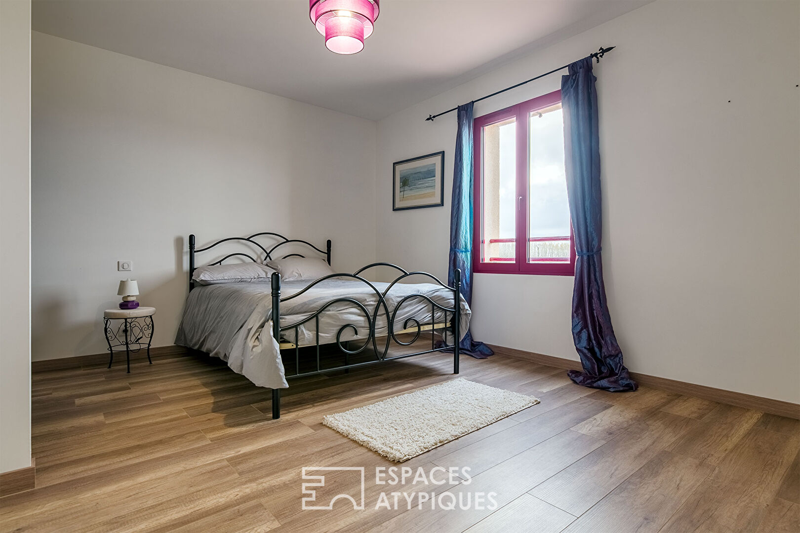 Périgourdine contemporaine avec piscine, terrain constructible.