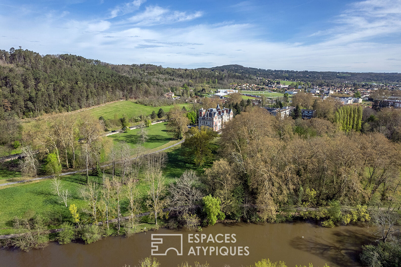 Appartement de standing en duplex au coeur du château