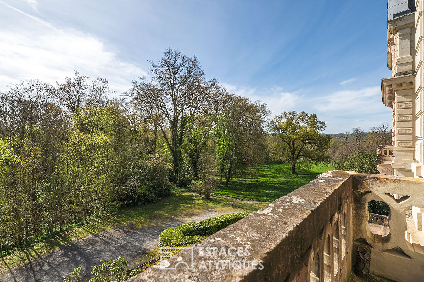 Appartement de standing en duplex au coeur du château