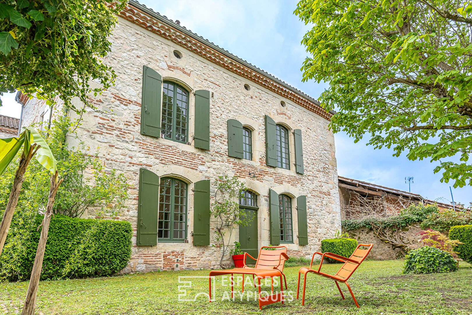 Maison bourgeoise du XVIII ème, ses dépendances et sa piscine XXL