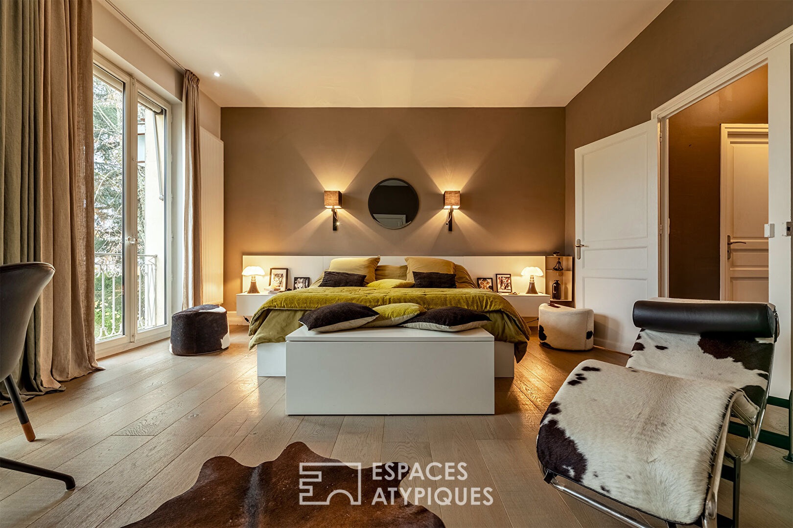 Renovated mansion at the gates of Bergerac town center.