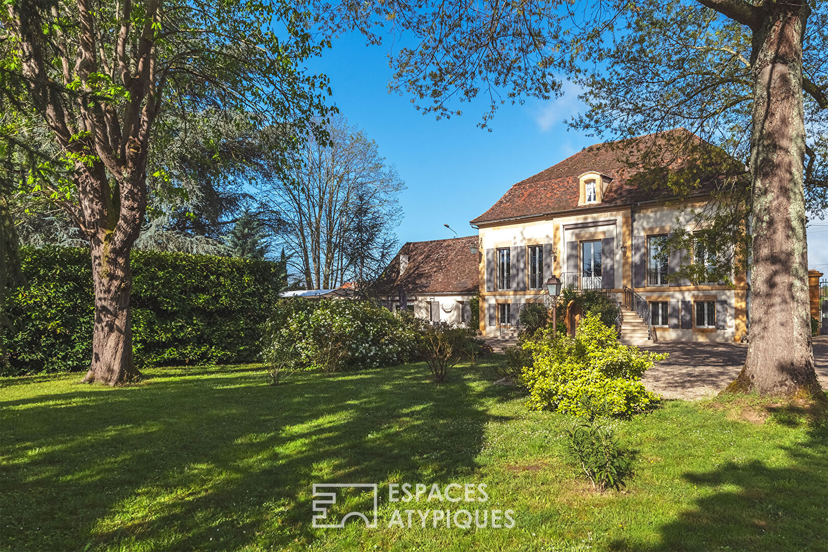 Renovated mansion at the gates of Bergerac town center.